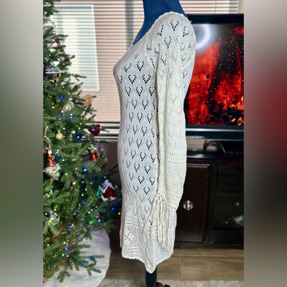 EUC Spell & the Gypsy Collective White Leila off the Shoulder Mini Dress - Picture 11 of 17